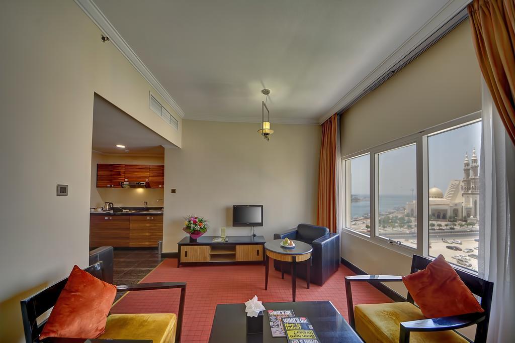Rayan Hotel Corniche Sharjah Exterior foto